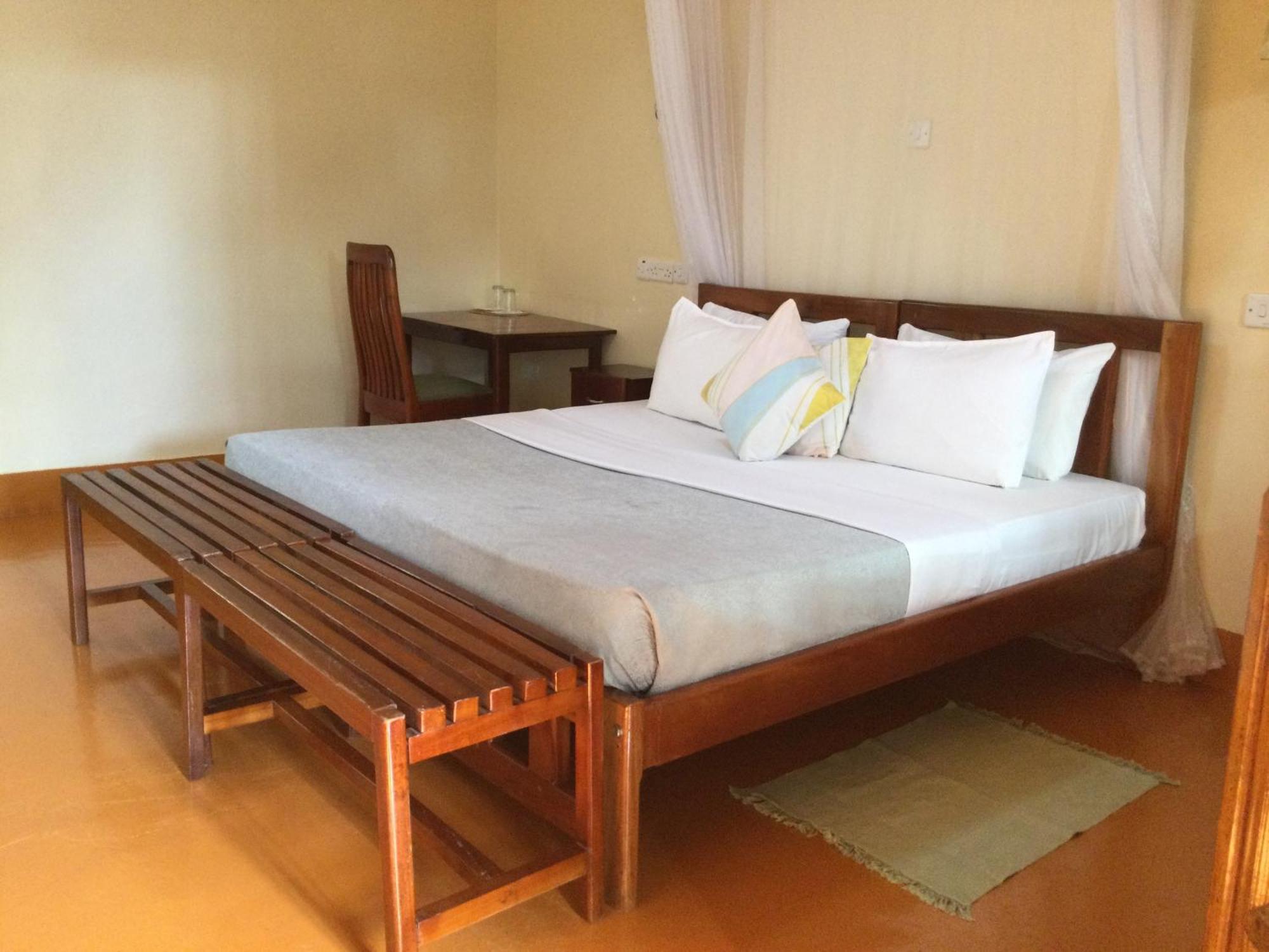 African Roots Guesthouse אנטבה מראה חיצוני תמונה